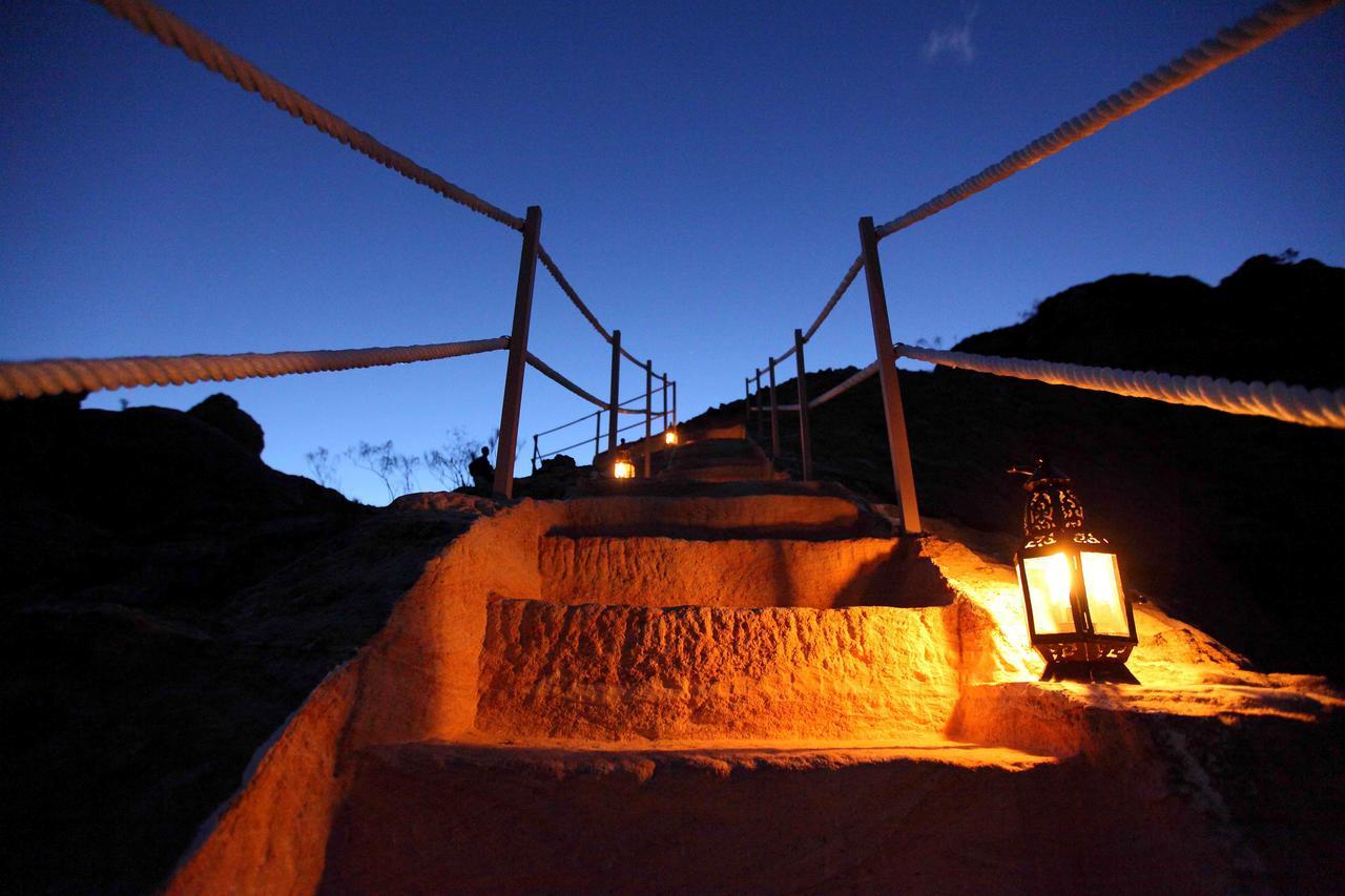Isalo Rock Lodge Ranohira Esterno foto